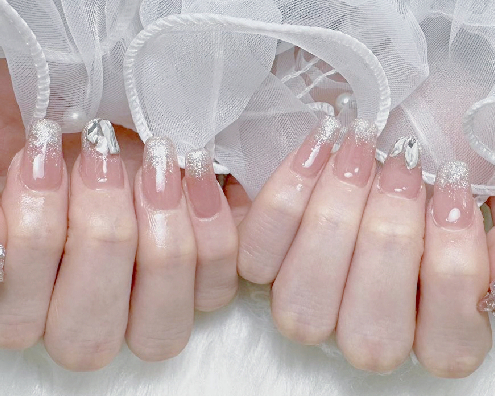 Minnie-focus nail salon