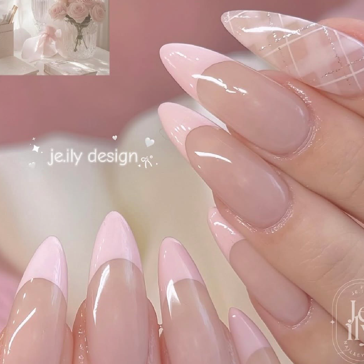 model⋆｡˚✩ フレンチネイル(ベースカラーあり)