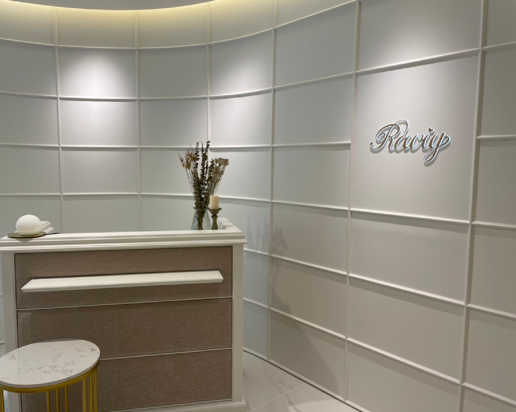 Raviy 新宿店