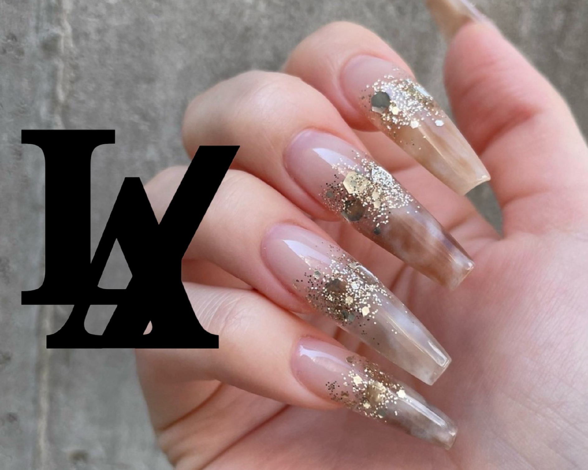 NAILS & EYES LAX 神戸元町