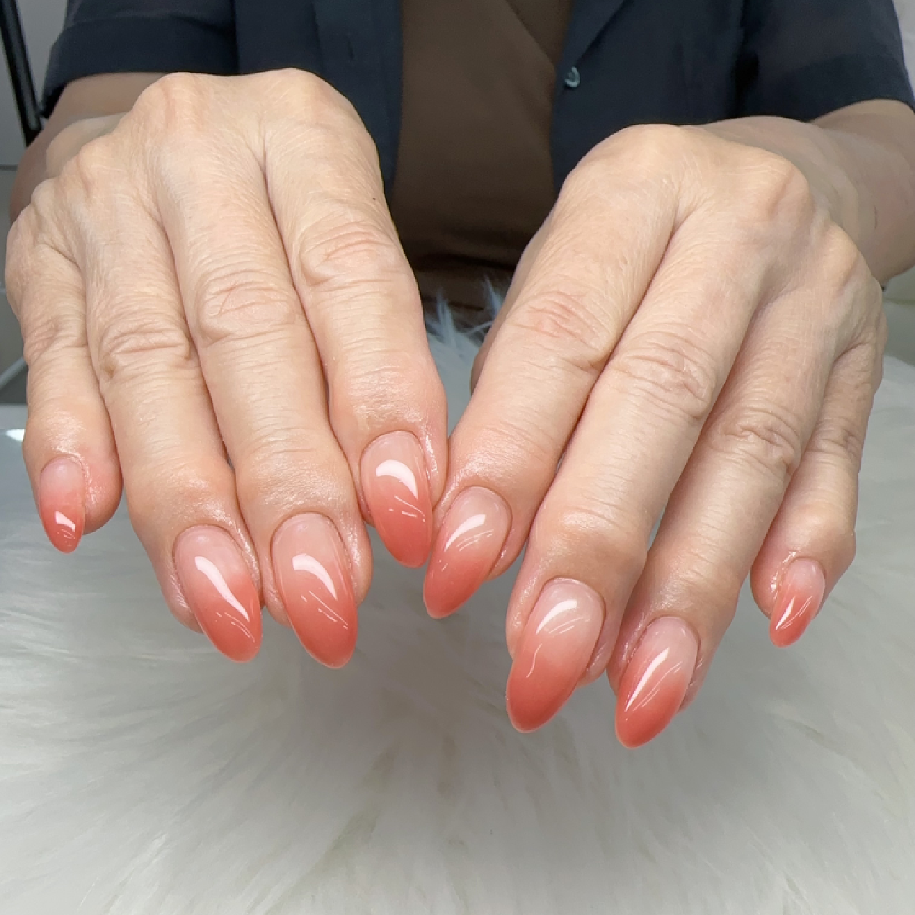 - [ ] [カラーグラデーション】*Hand*￥5900 [ベースはパラジェル