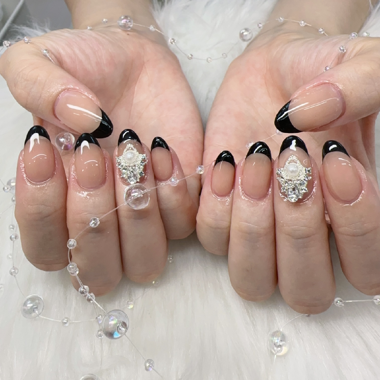 - [ ] 【ワンカラー＆フレンチ組合せ！】*Hand*￥6900  [ベースは