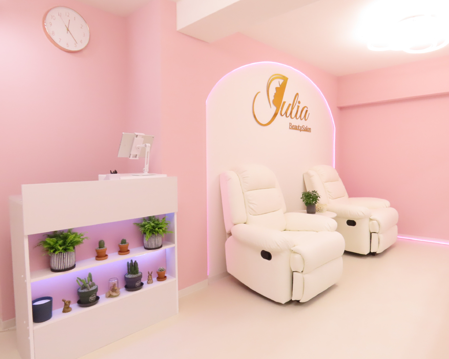 Julia Beauty ネイルサロン
