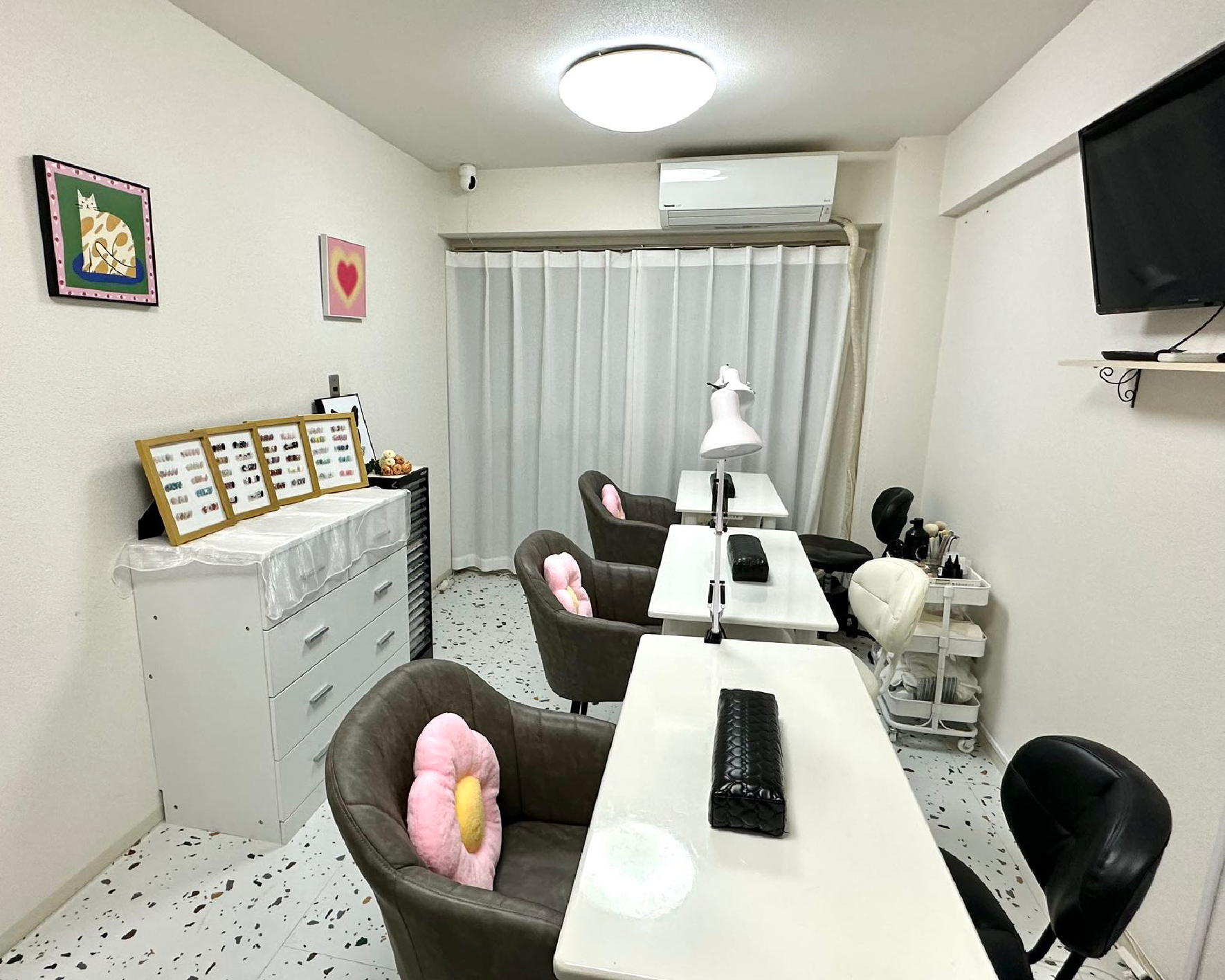 By Moon Salon
