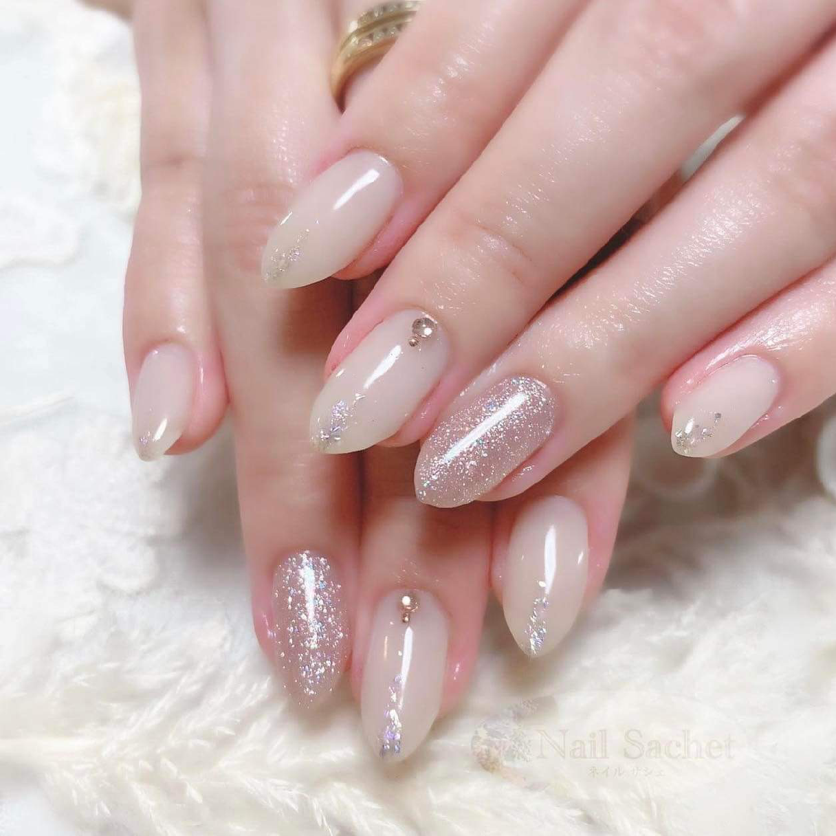 ワンカラー+小さいストーン10個付け