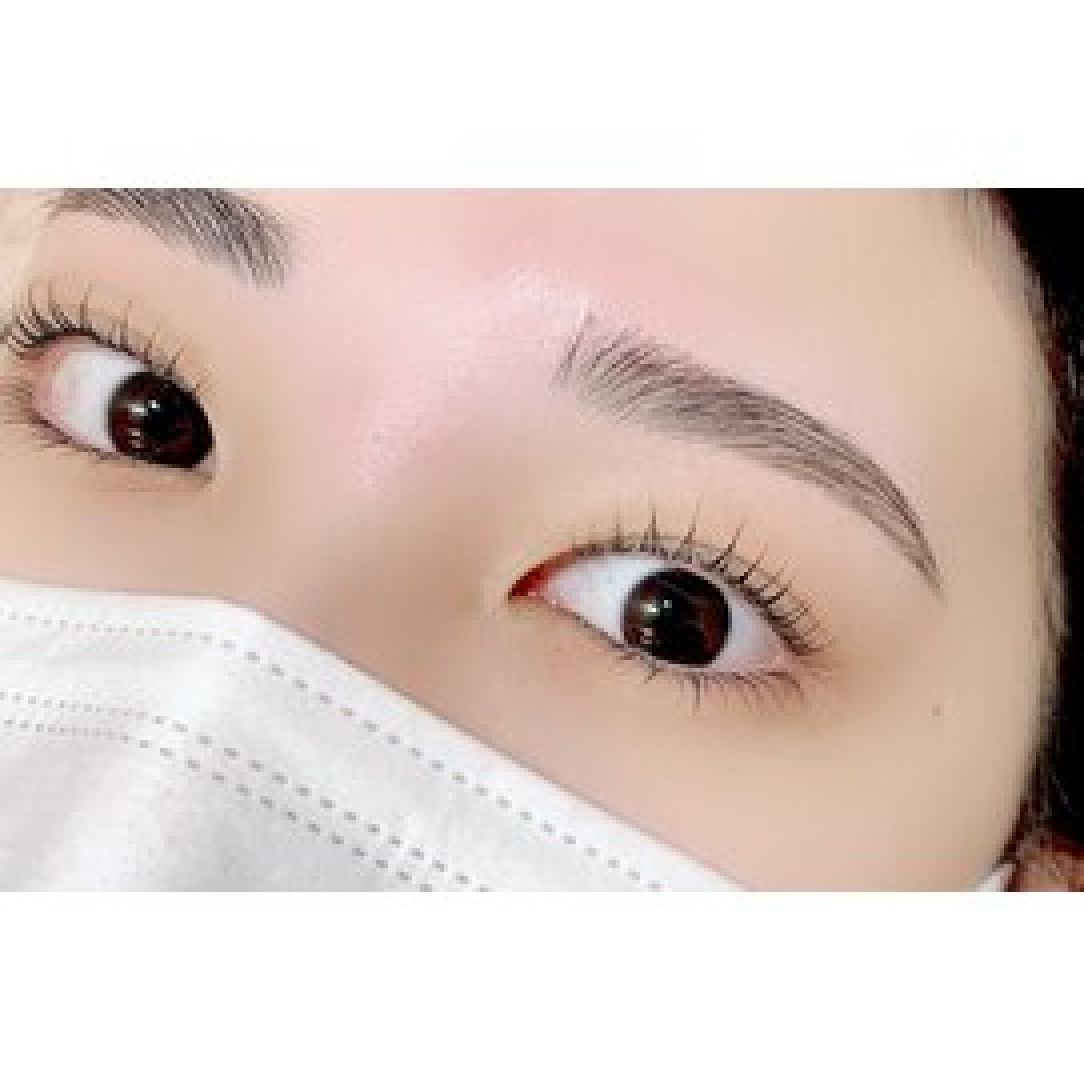 【再来】美眉WAX＆ラミネーション＆パリジェンヌ［眉毛パーマ］￥12,000