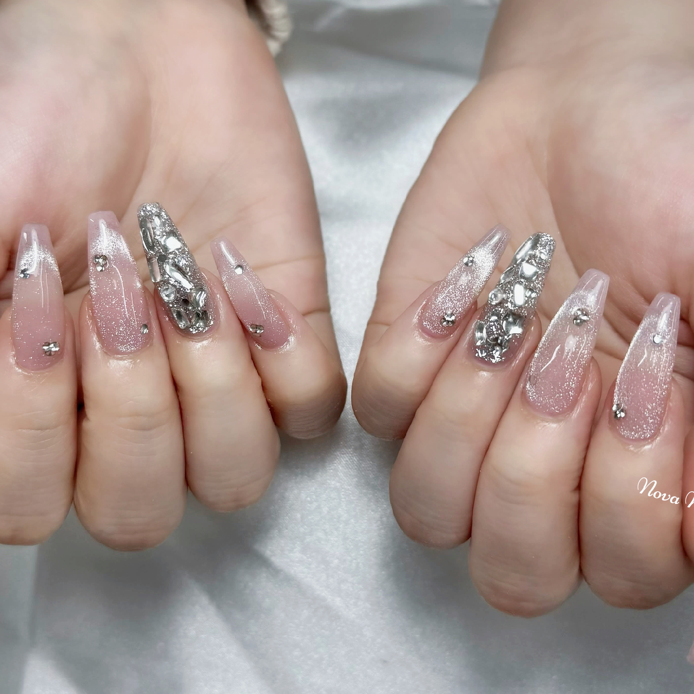 🎶ジェル2本アート・パーツ付け放題 🉐7200->6400￥