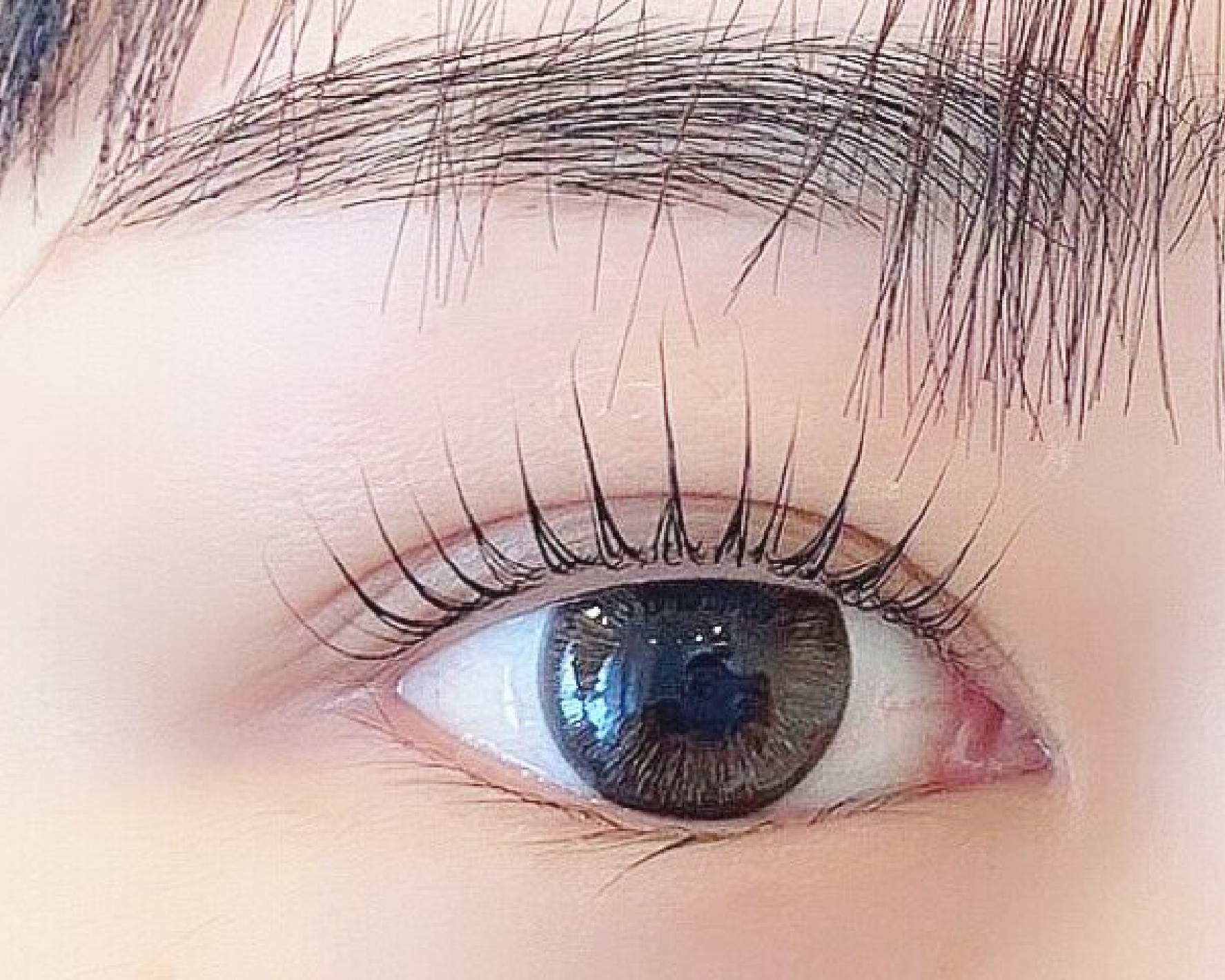 EYE.