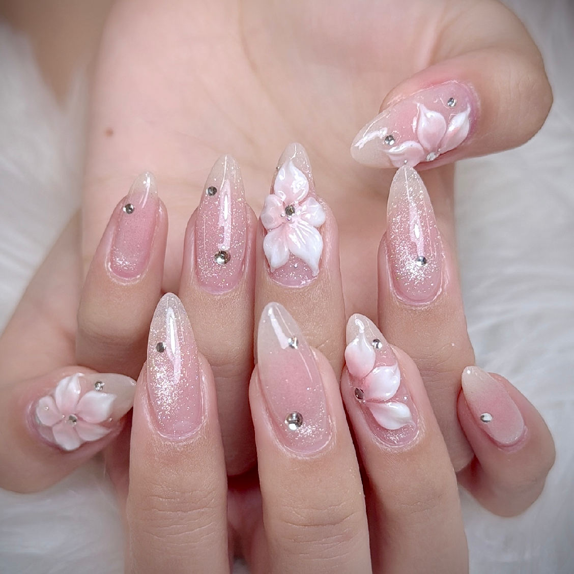 ❗️人気デザイン🥰🈹9500->8900円　🈹ベースパラジェル使う❣️🌸