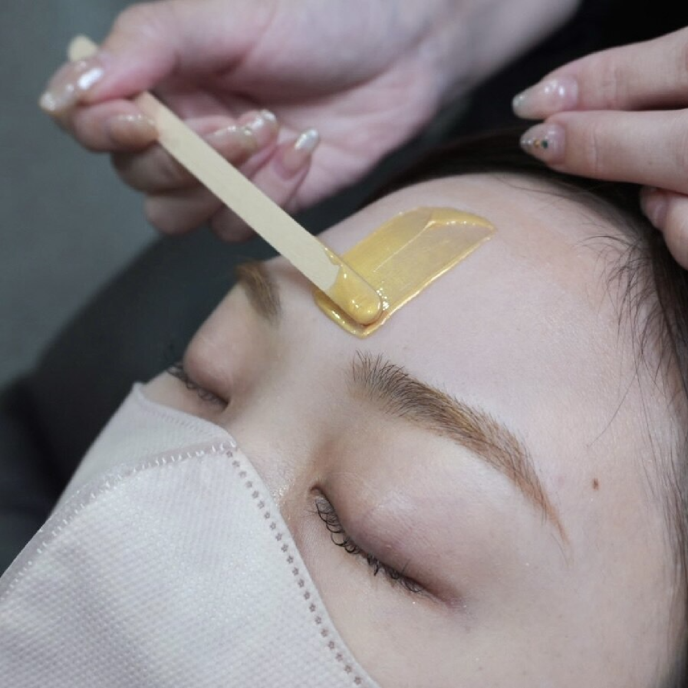 眉毛アイブロウWAX  +  顔WAX脱毛 1パーツ  ¥7800