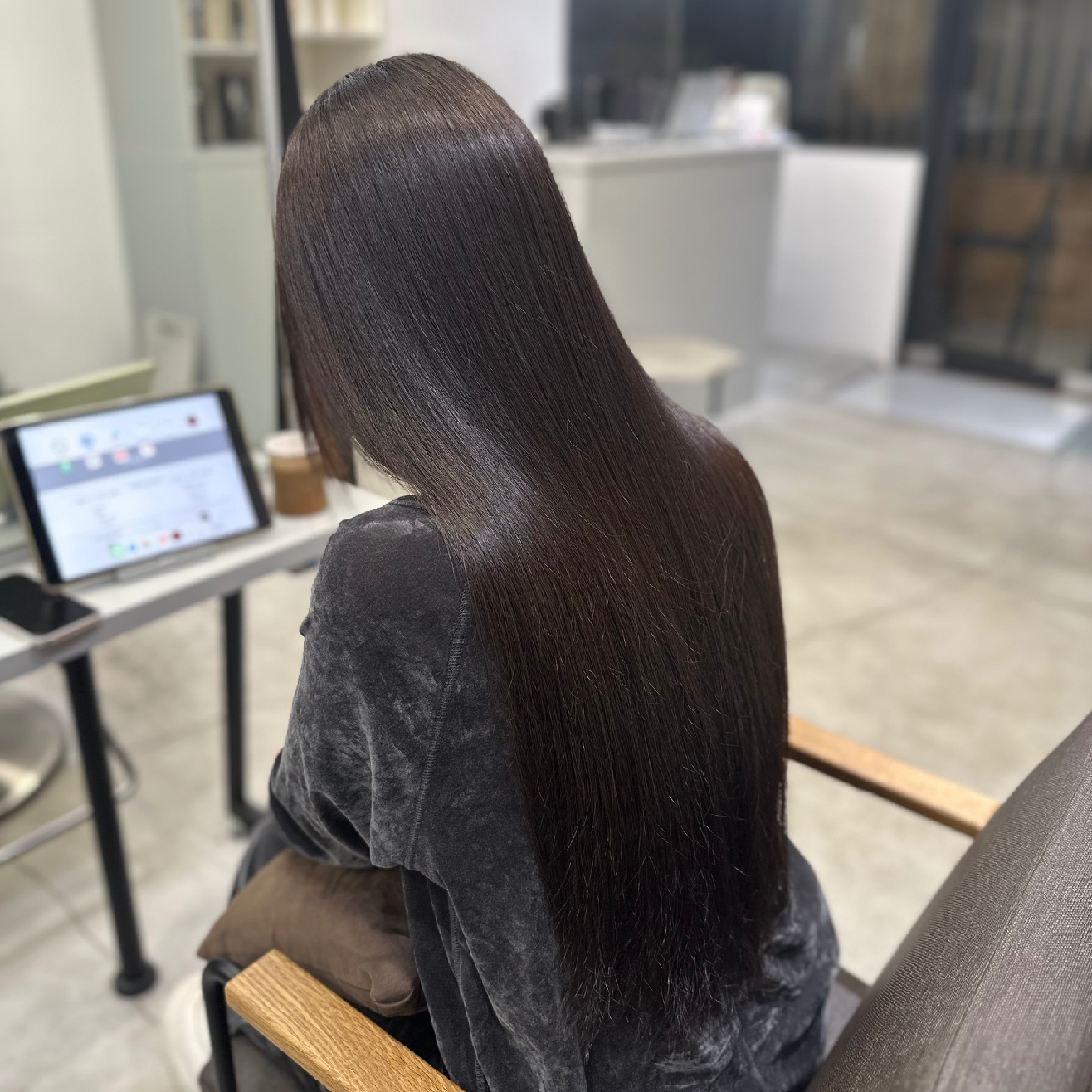 縮毛矯正/美髪矯正【※補強剤込み】(巻ける/地毛風/シャキンとしない自然な)