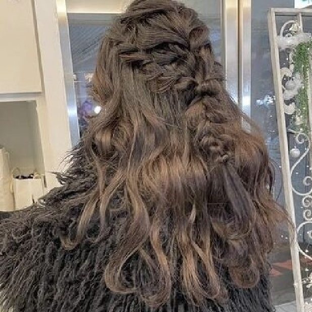 《ヘアセット》ダウンセット￥3900