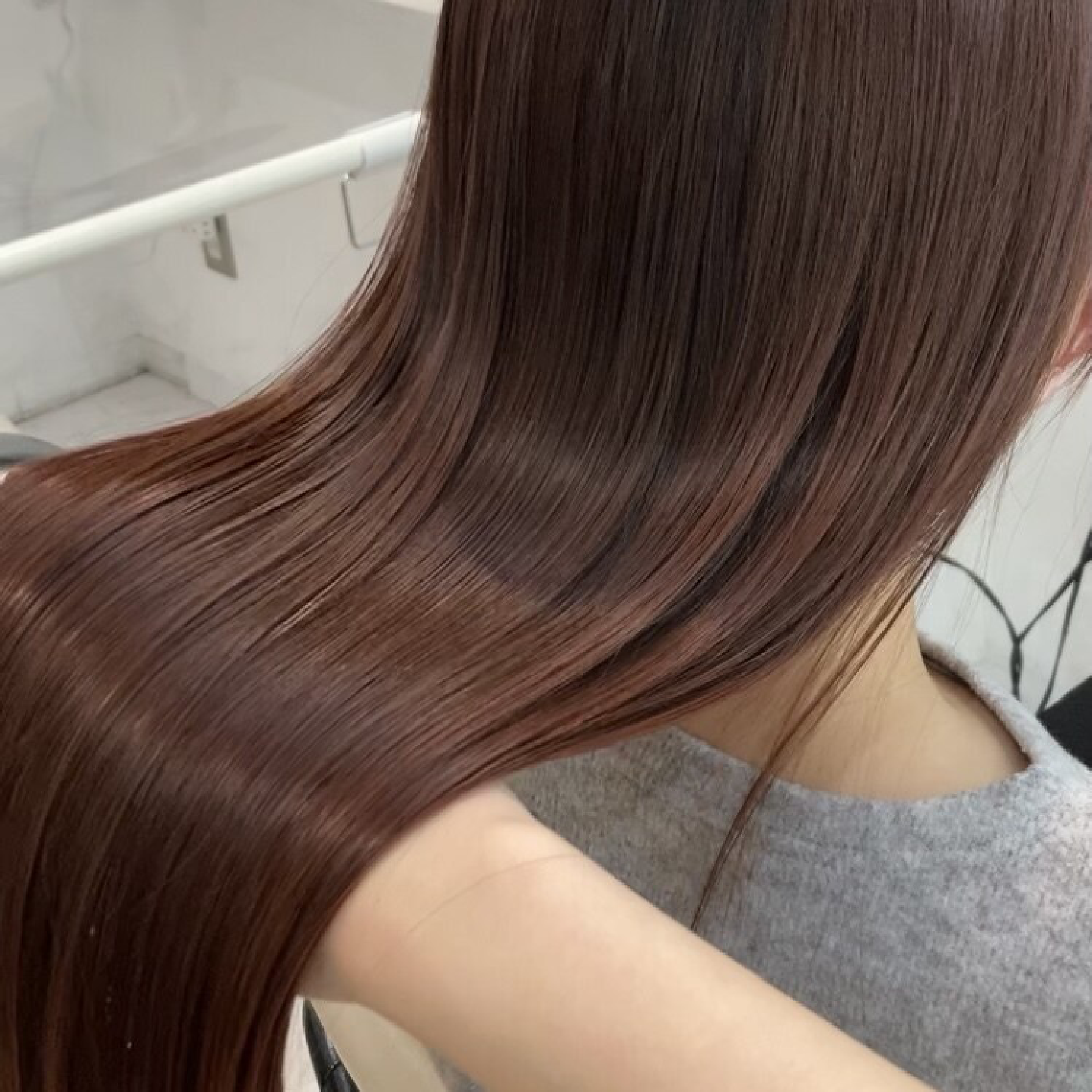 【酸性ストレートパーマ】 癖を柔らかく自然に収める髪質改善 ＋ カット