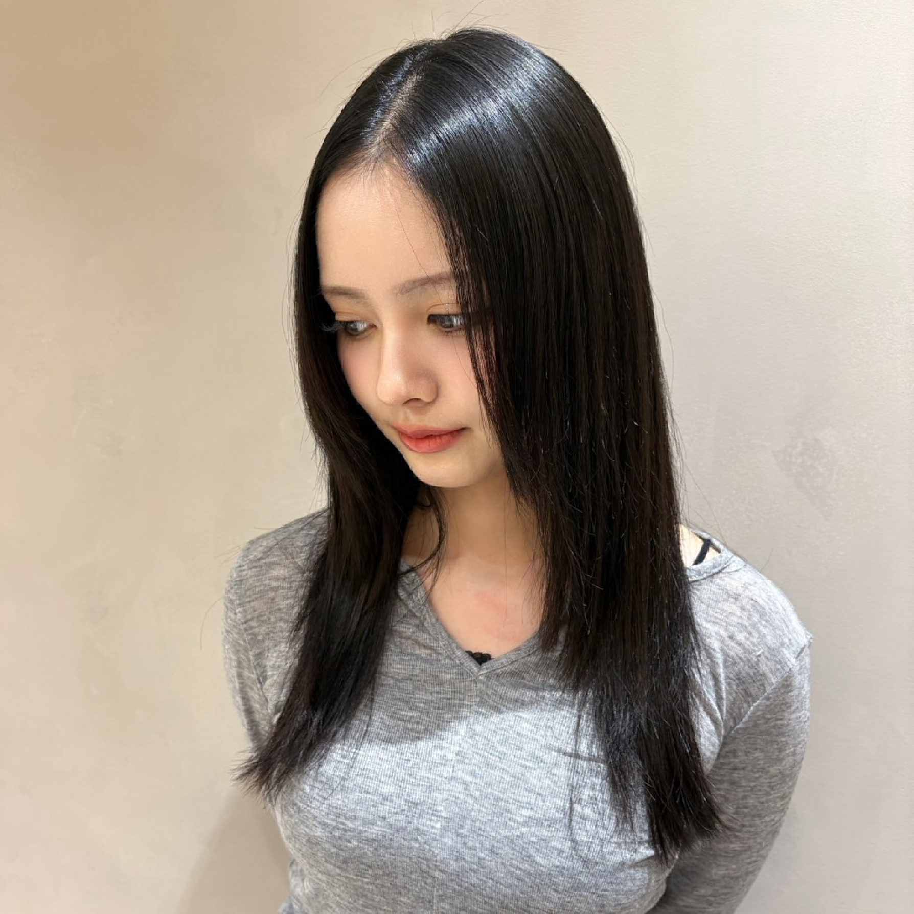 毛先までウルウル🥹艶髪ストレート(縮毛矯正)+カット+3stepTR