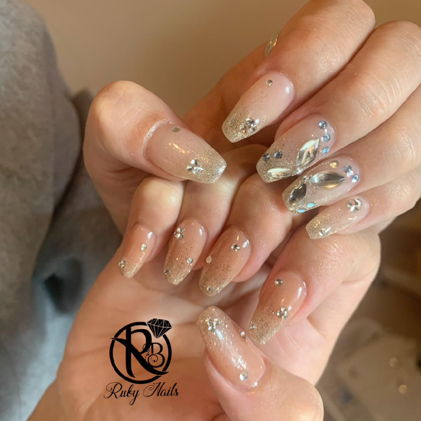 ストーンつけ放題(ワンカラーコース) ￥6800