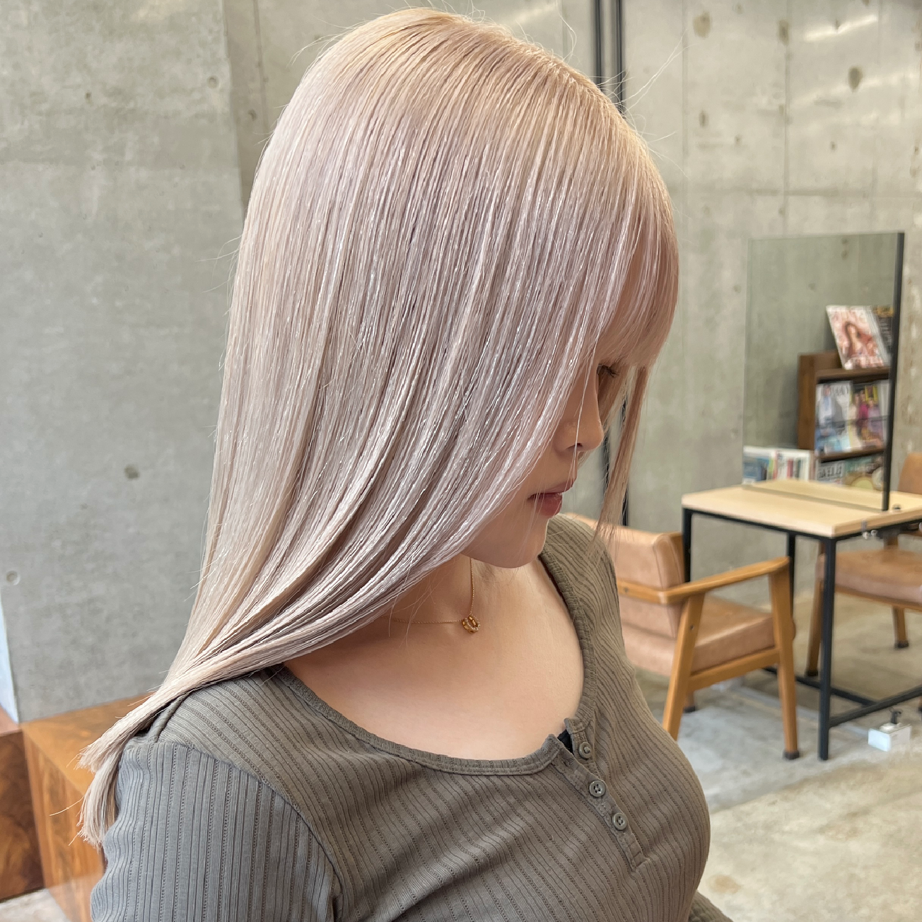 ✨【似合わせカット+ブリーチ+カラー+トリ ートメント】✨