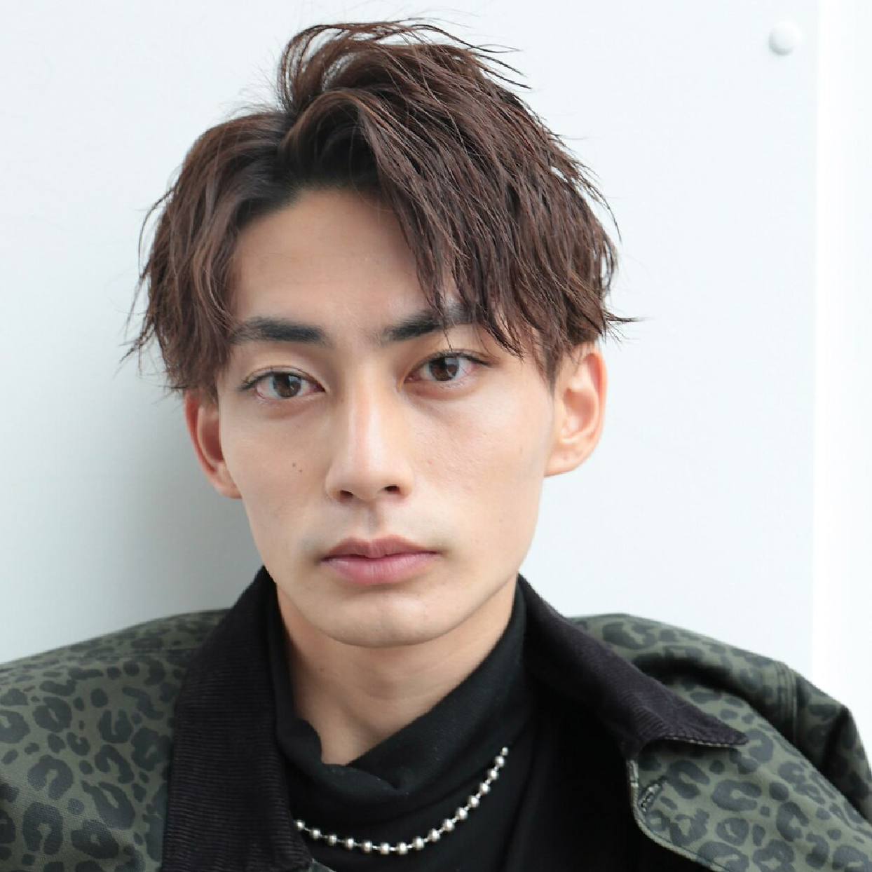 メンズカット+パーマ（ツイスト、波巻きなど特殊系は+￥3300）￥11550