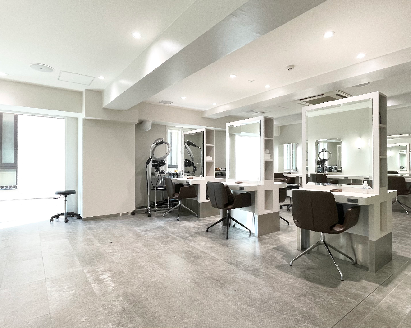 VLOW nex the salon