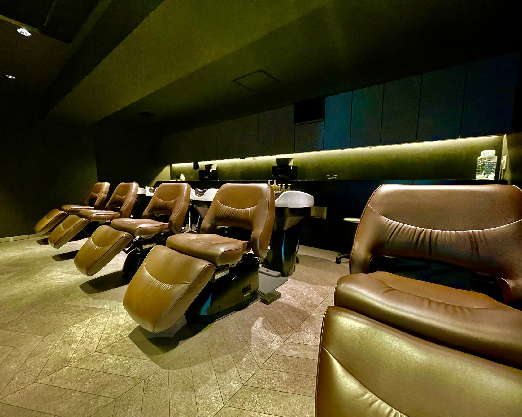VLOW nex the salon