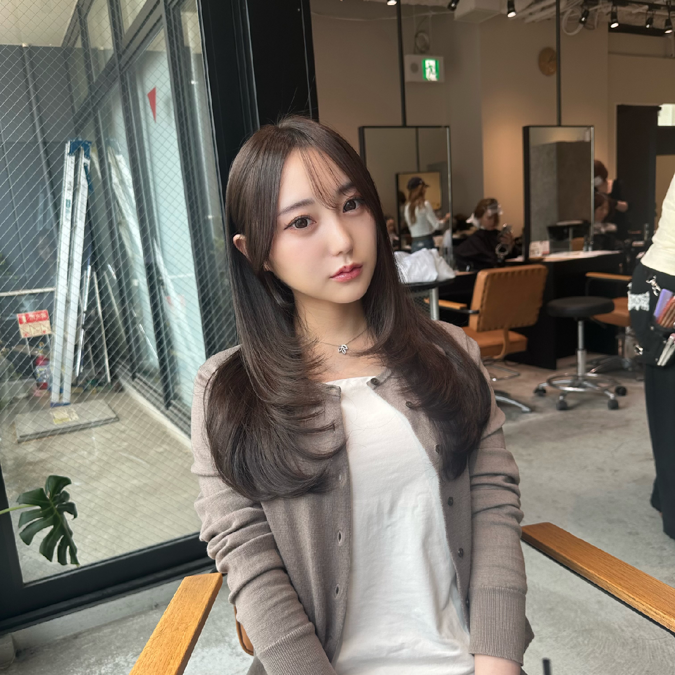 人気No1🍀上品ツヤ髪に★カット+イルミナカラー+トリートメント