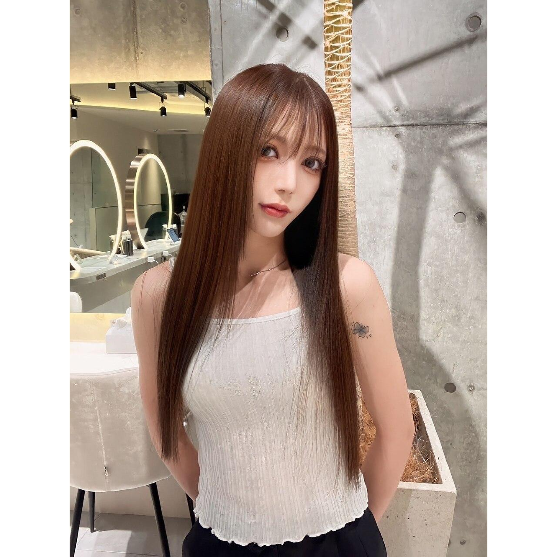 【向井限定クーポン】美髪ストレート(ブリーチ履歴無し)+カット+プレミアムTR