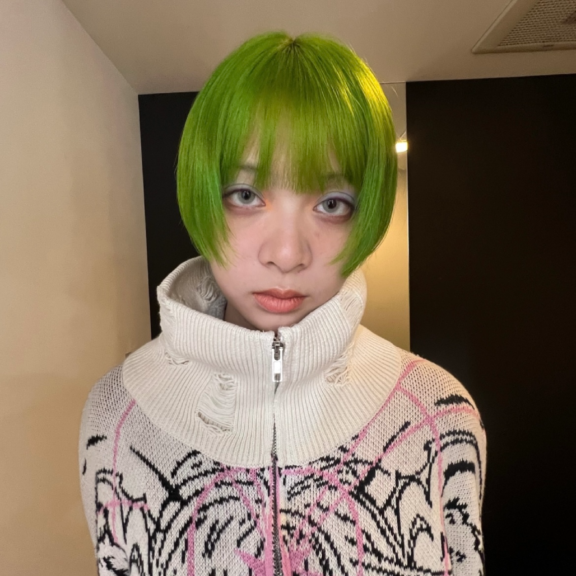 ブリーチ＋艶カラー＋最新トリートメント