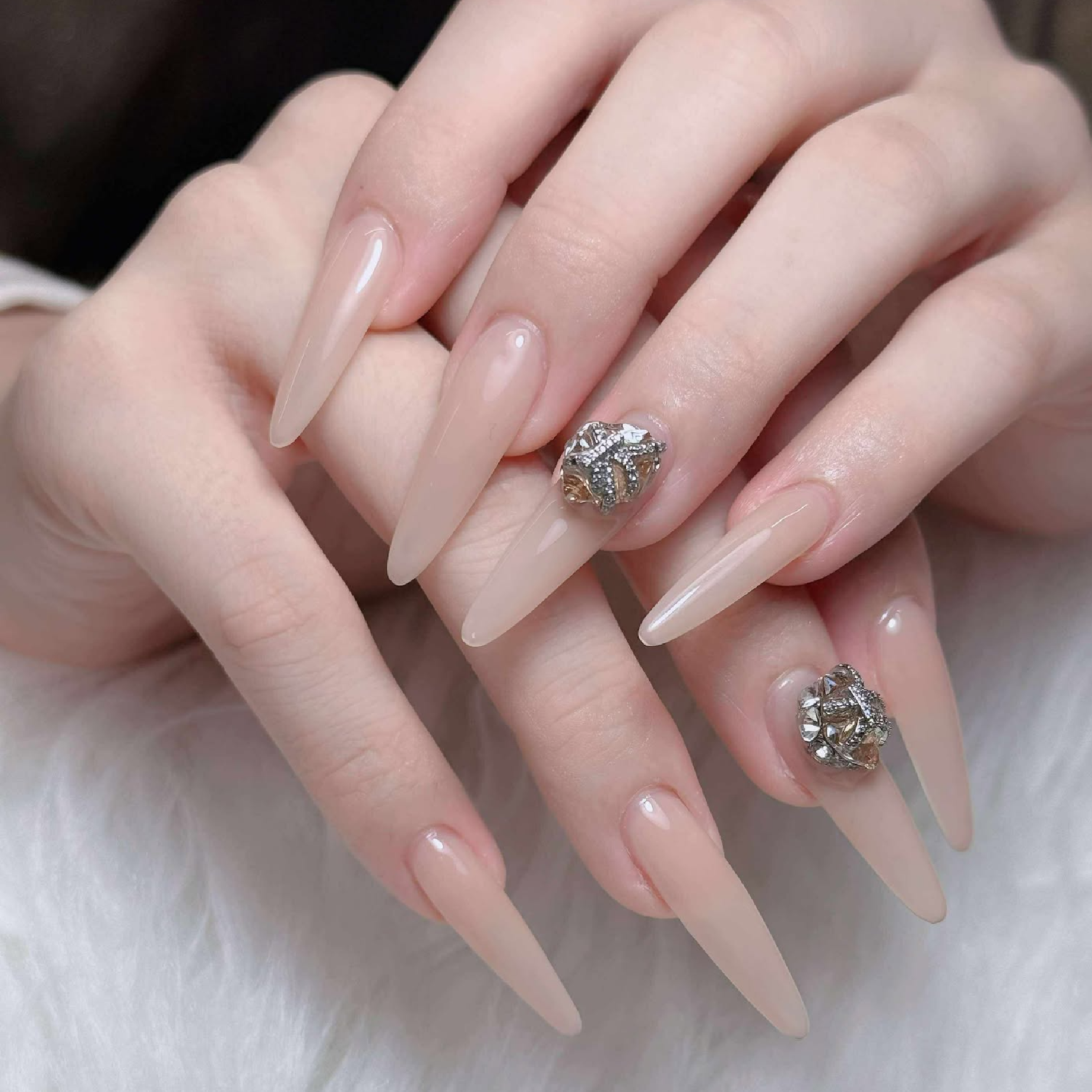 【hand】チップ長さ出し10本＋ワンカラー＋パーツ2個付き💎