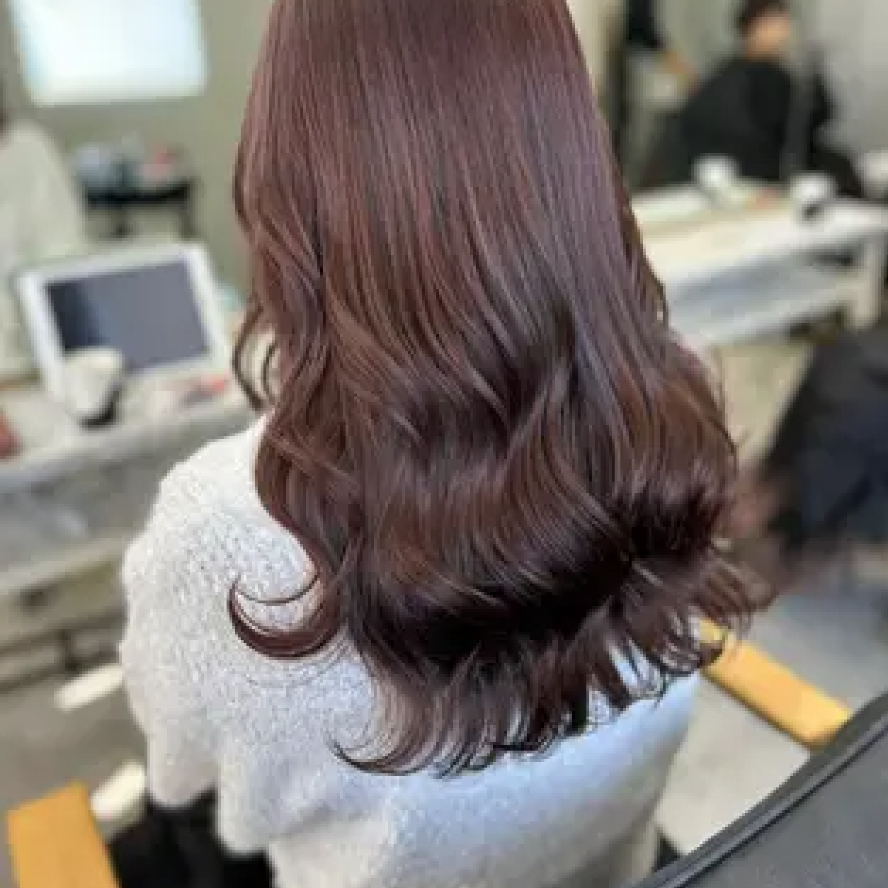 平日限定💫🎀艶カラー+3stepトリートメント🎀