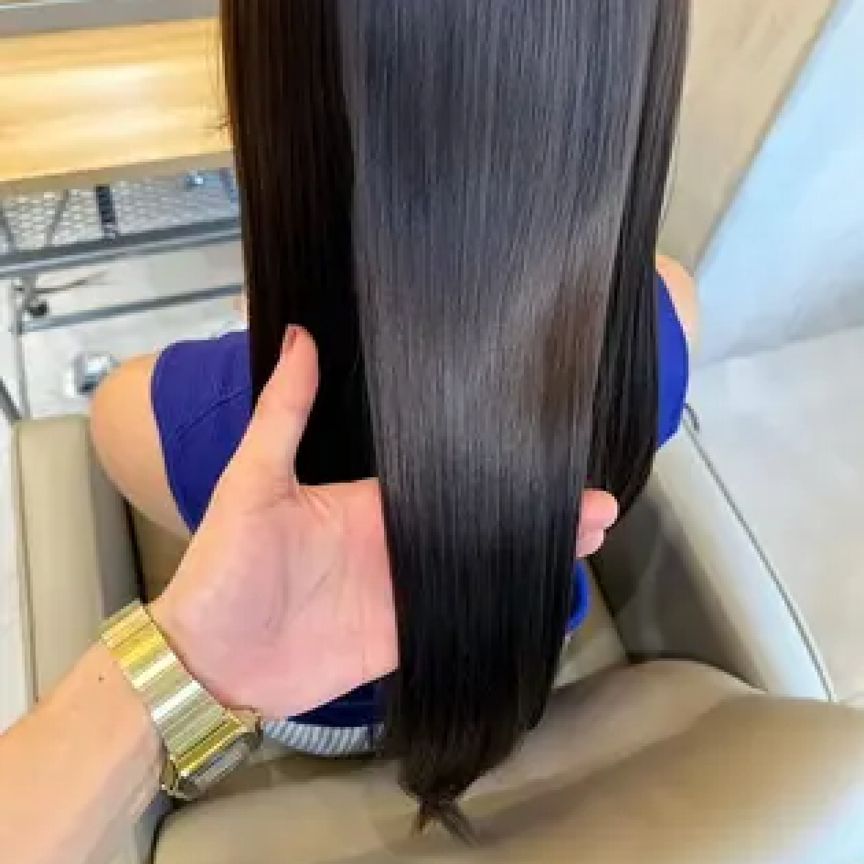 お出掛け前に是非✨シャンプーブロー+選べるストレートor巻き仕上げ