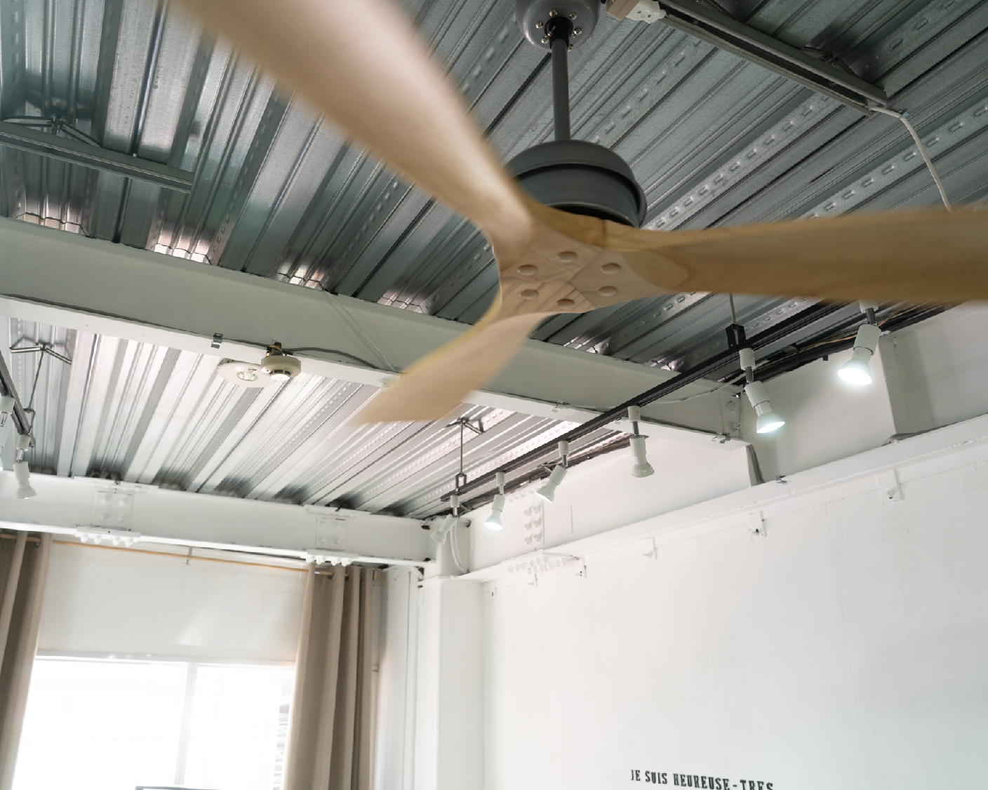 Je suis heureuse Tres