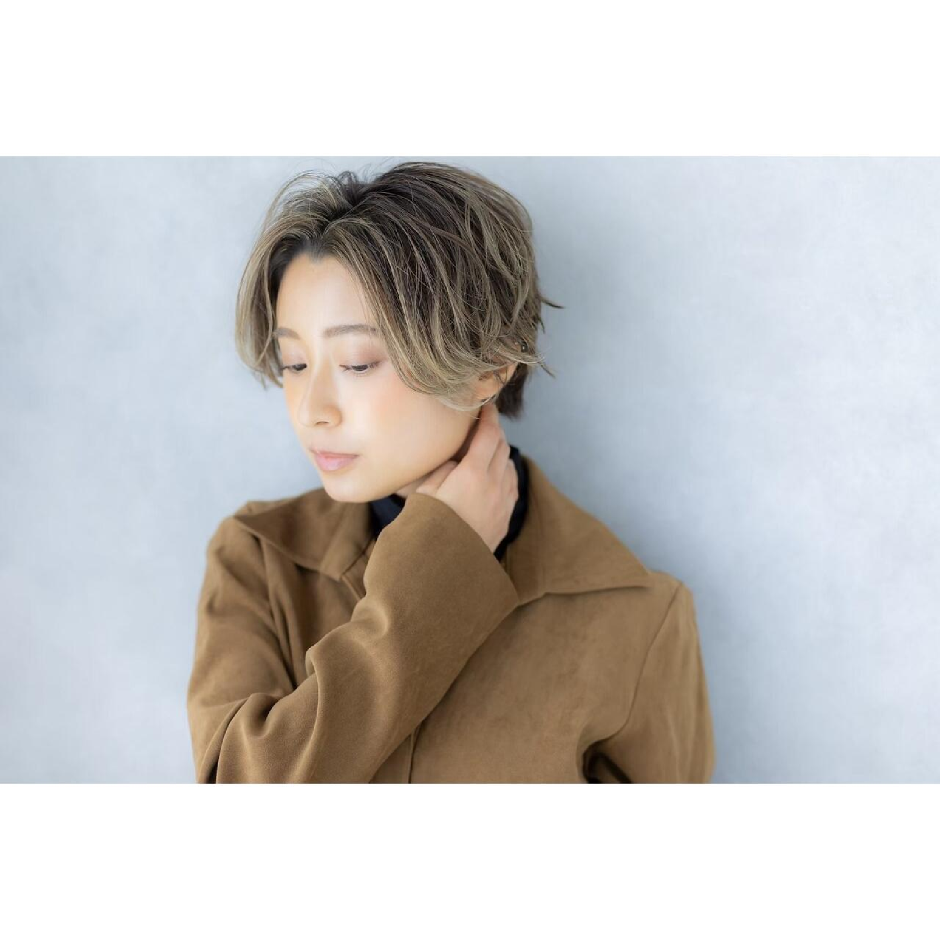 【ケアブリーチ】イヤーリングカラーorハイライト+オンカラー+トリートメント