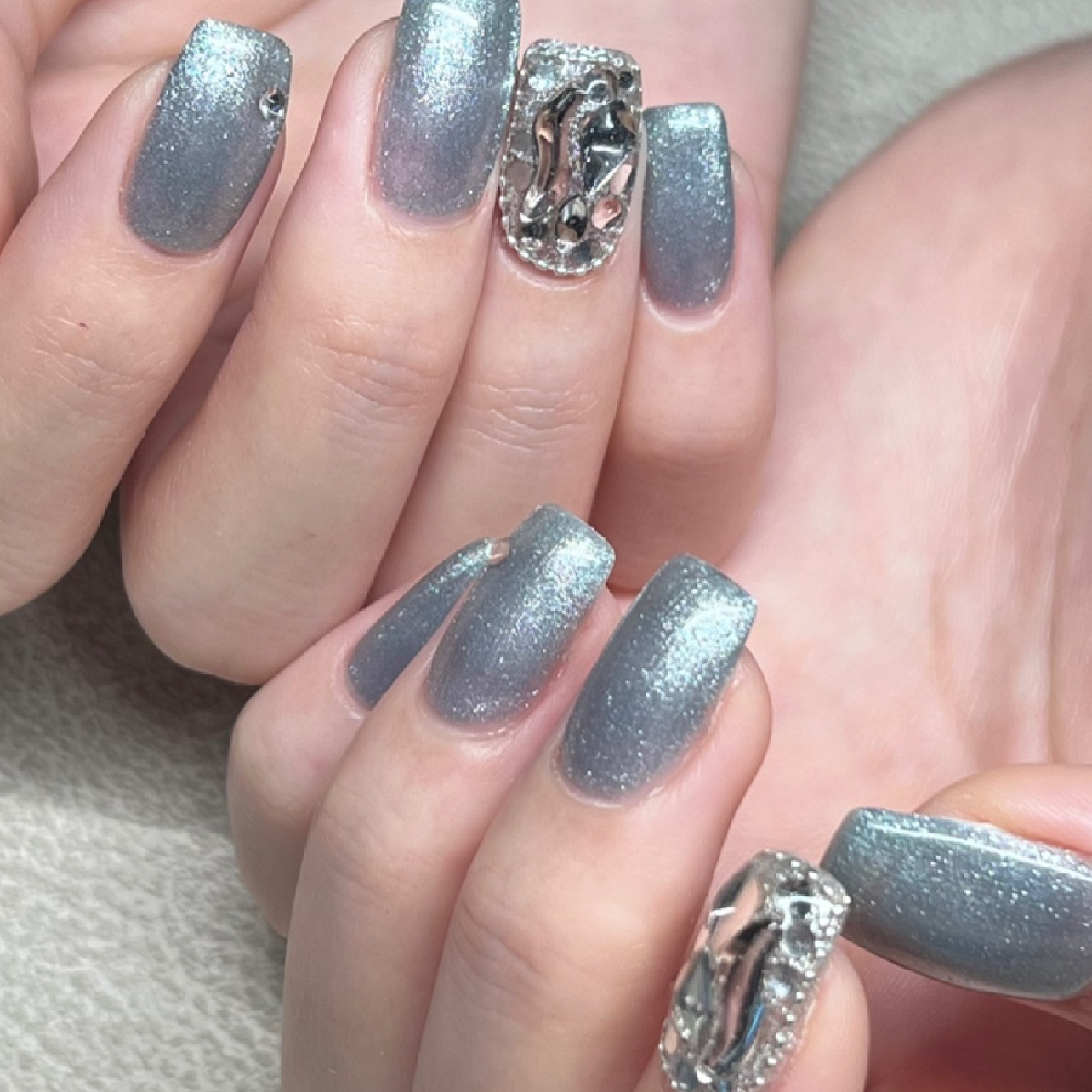 カラー+ストーン埋め尽くしor ビジューVカット　2本コース¥6500