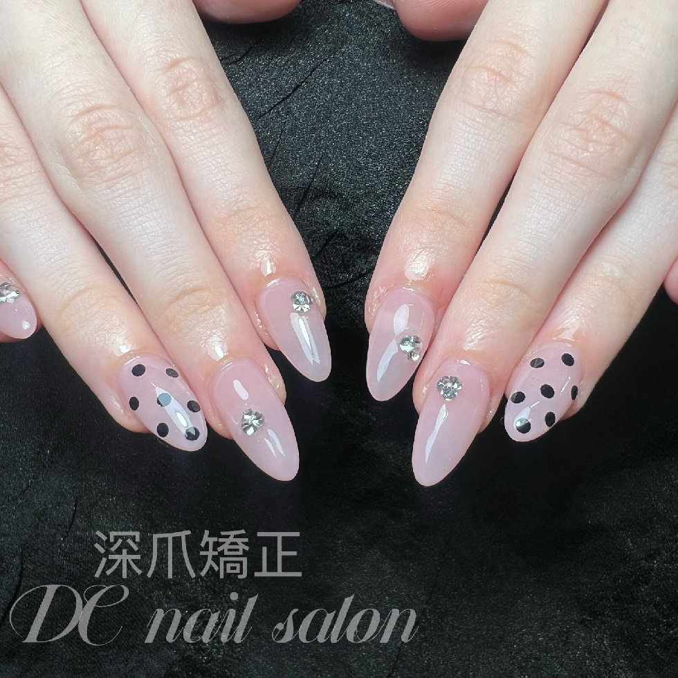 【アクリルスカルプ】深爪矯正+持ち込みデザイン