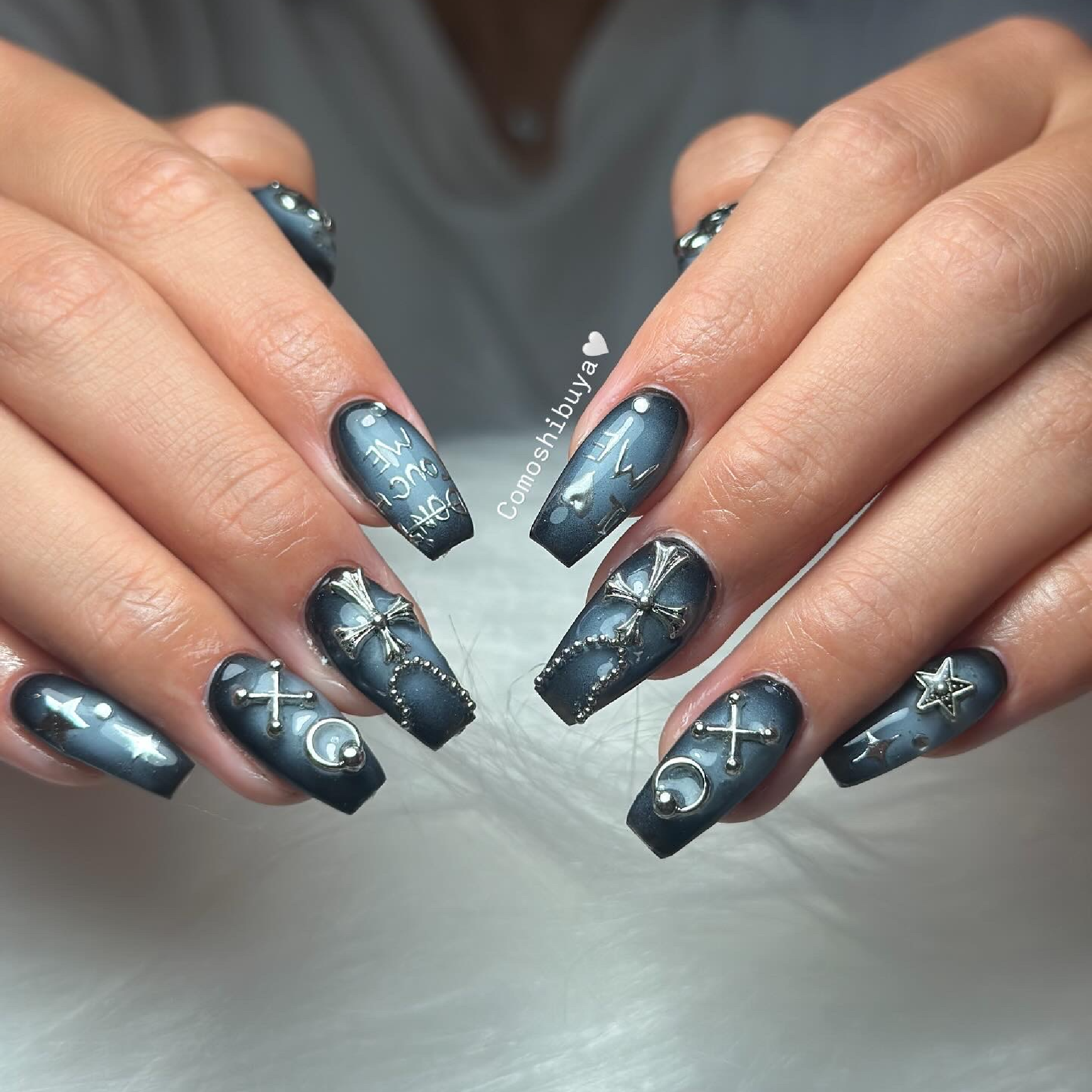 シンプルデザイン＋パーツ付け放題