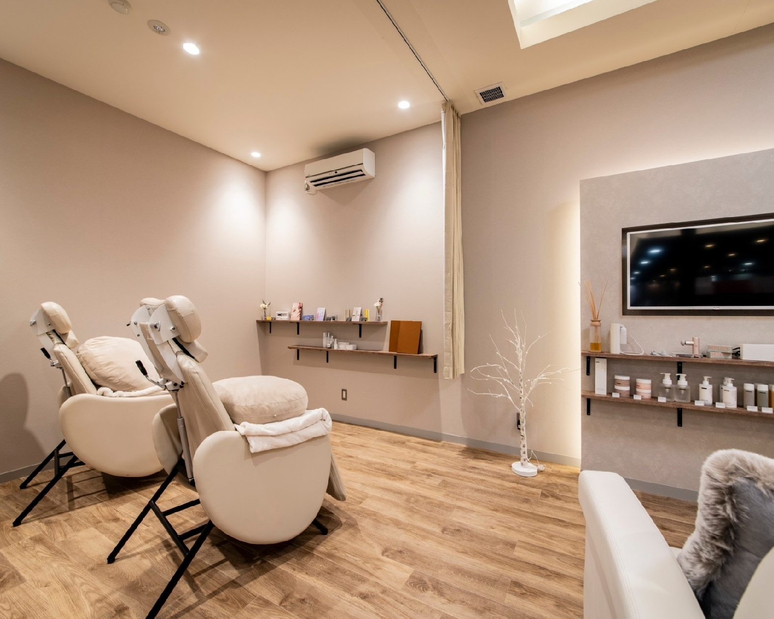 elf.nail / three lash浅川本店