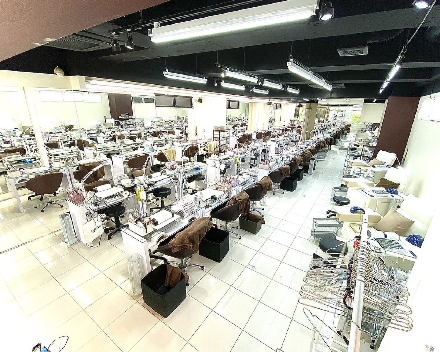 MAXKELLY 神戸店