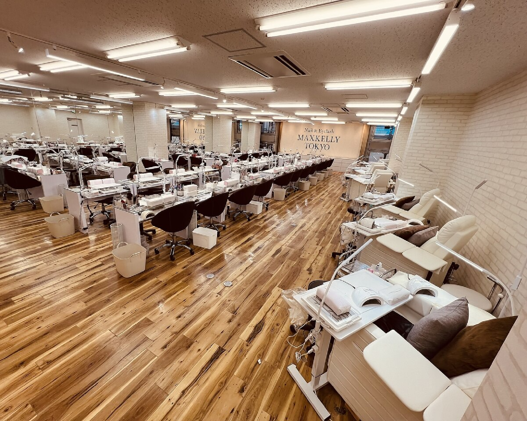 MAXKELLY NAIL 天神大名店