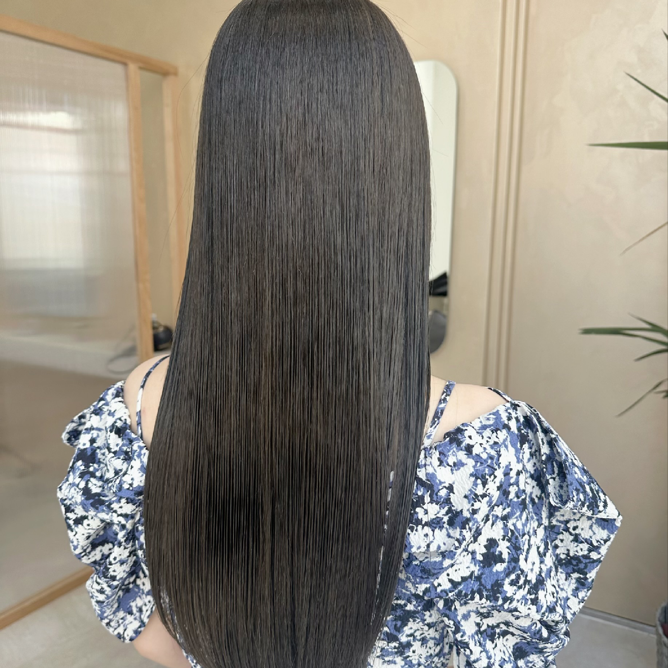 SNSで話題の艶髪💠  髪質改善ﾄﾘｰﾄﾒﾝﾄ+艶ｶﾗｰ+ｶｯﾄ