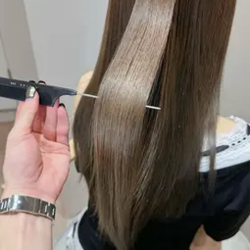 【ReFa ファインバブルVEENA】カット➕ストレート➕髪質改善トリートメント