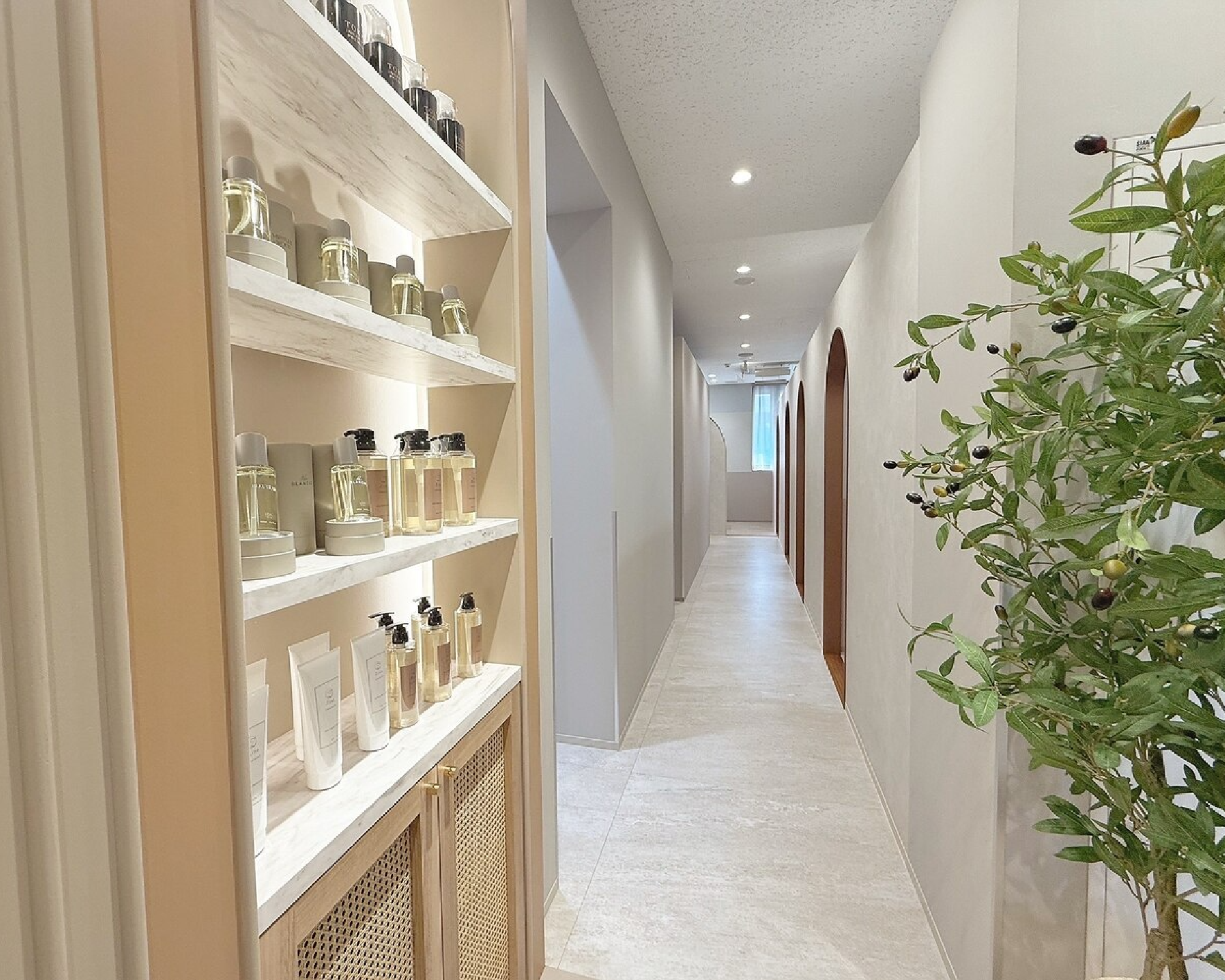 ReFa認定プレミアムサロン 全席個室美容室 Zina錦糸町 髪質改善&ヘッドスパ【ジーナ】