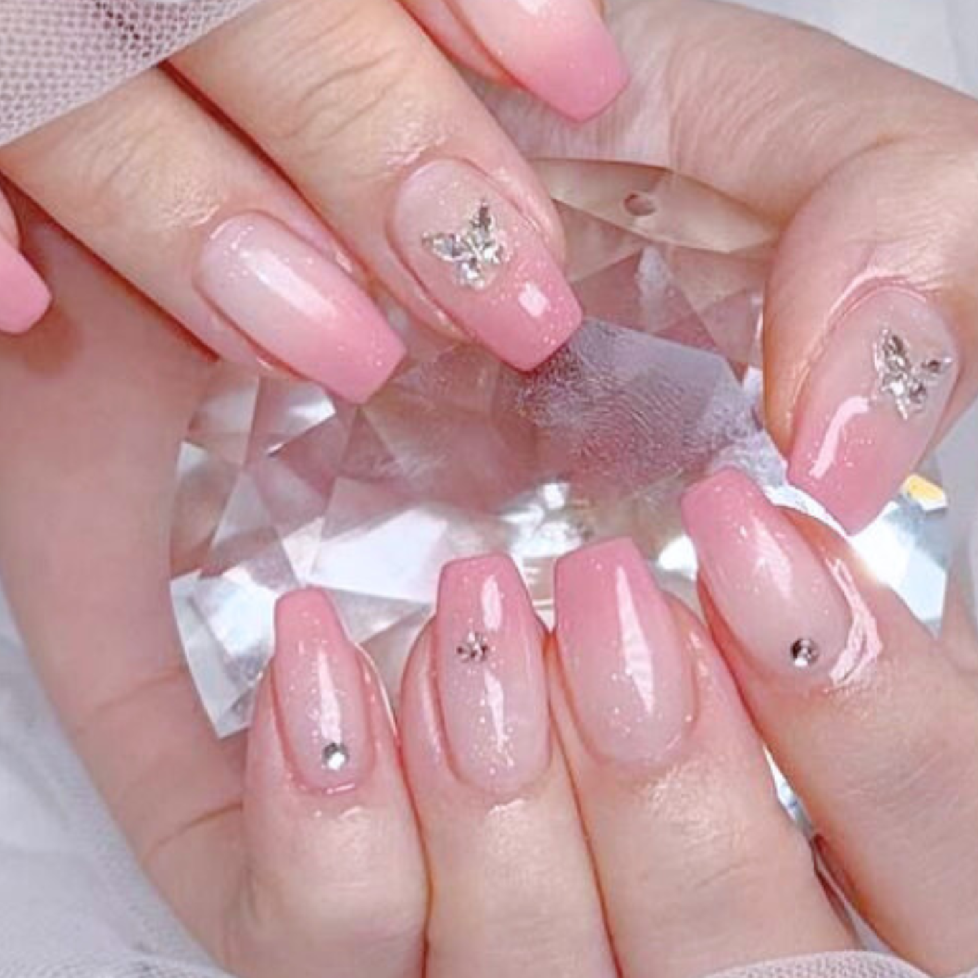 【カラグラ】働く女性に人気☆うる艶しっとり大人グラデーションネイル