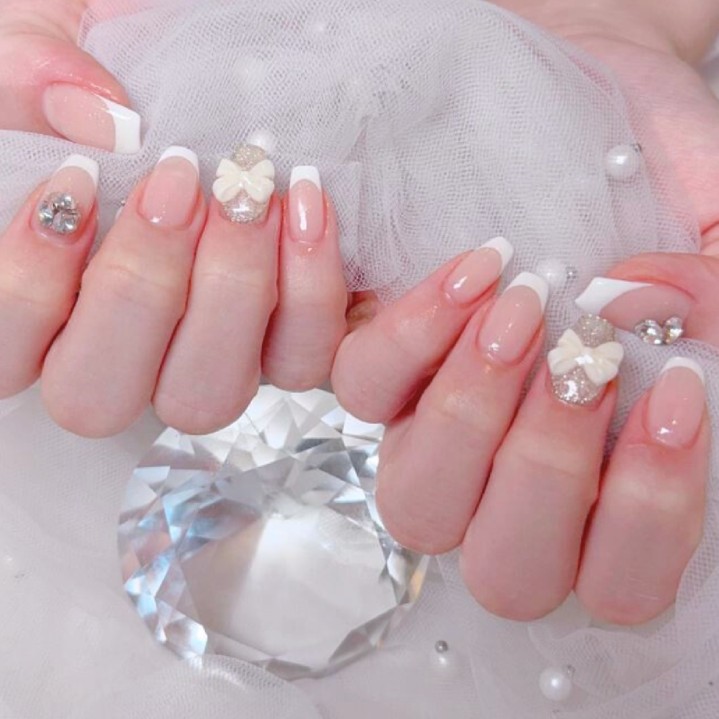 【指先美人仕上げ】気品あふれる上品フレンチ × ベースカラー付[パラジェル]