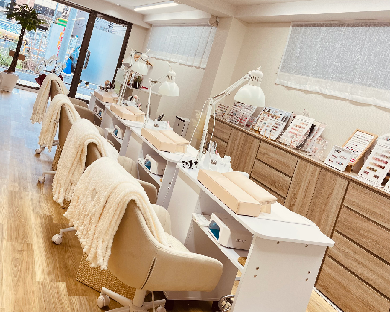 Floria nail salon