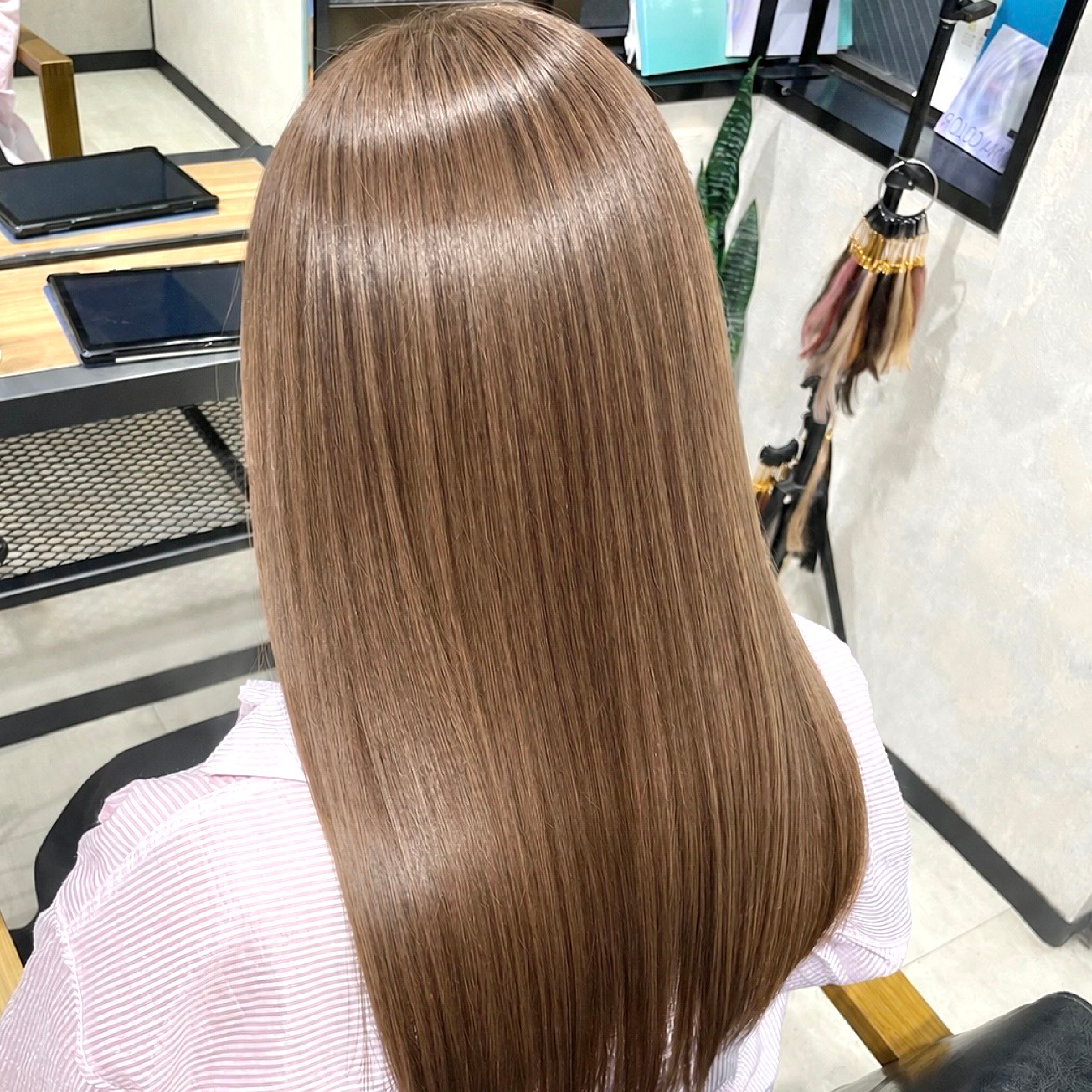 ブリーチ毛にもできるノンアルカリストレート¥10000