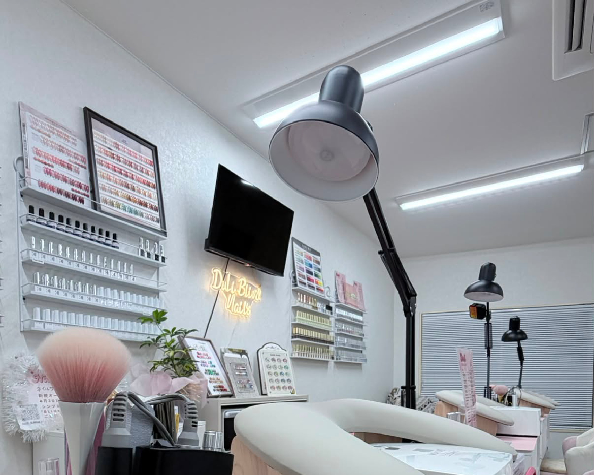 Duli blink nails