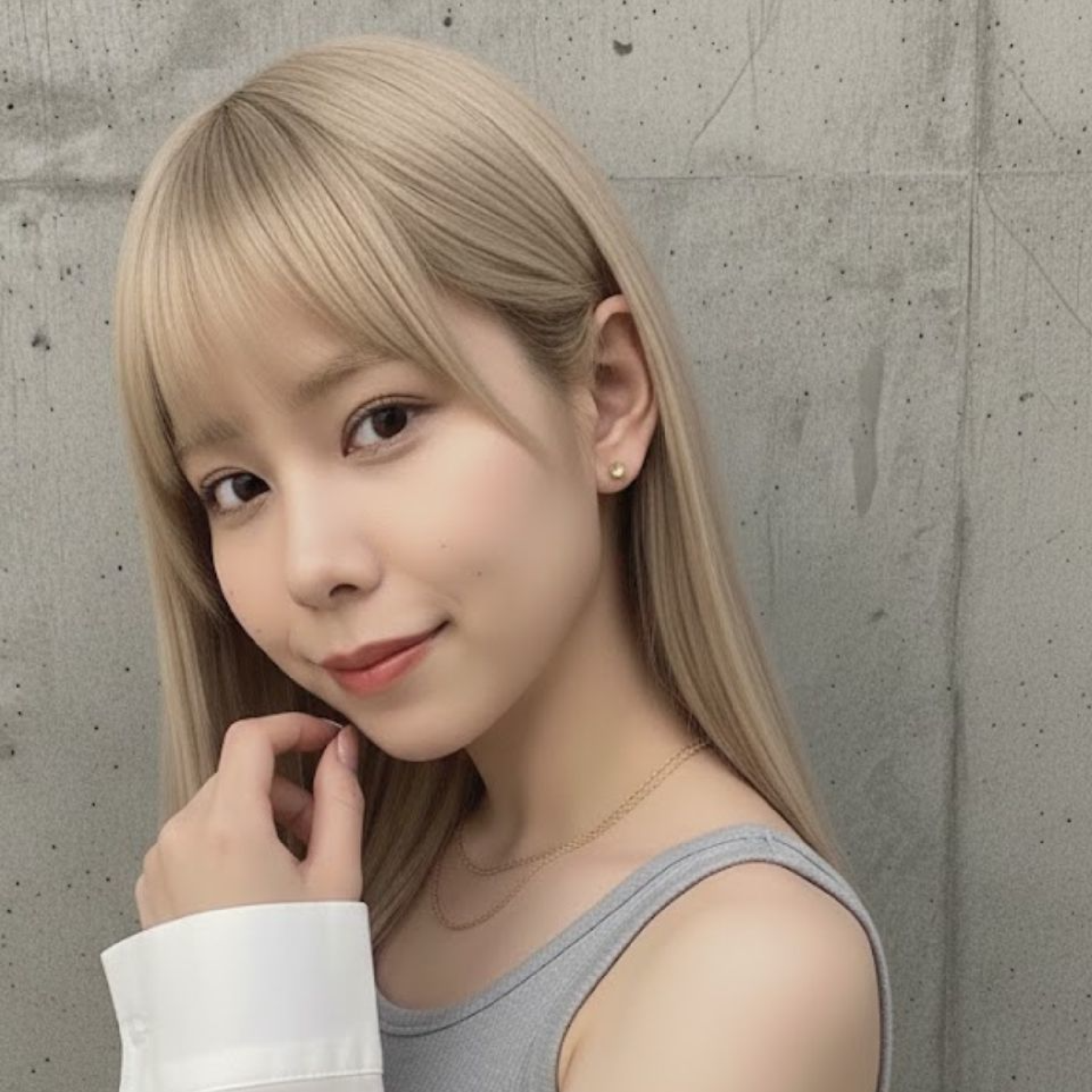 ブリーチ＋ケアカラー＋トリートメント【ロング料金なし】￥15400